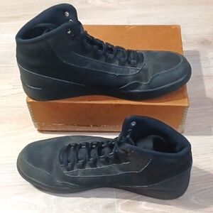 AIR JORDAN EXECUTIVE black sneakers.  Black mid top gym shoes.  Athleisure Urban